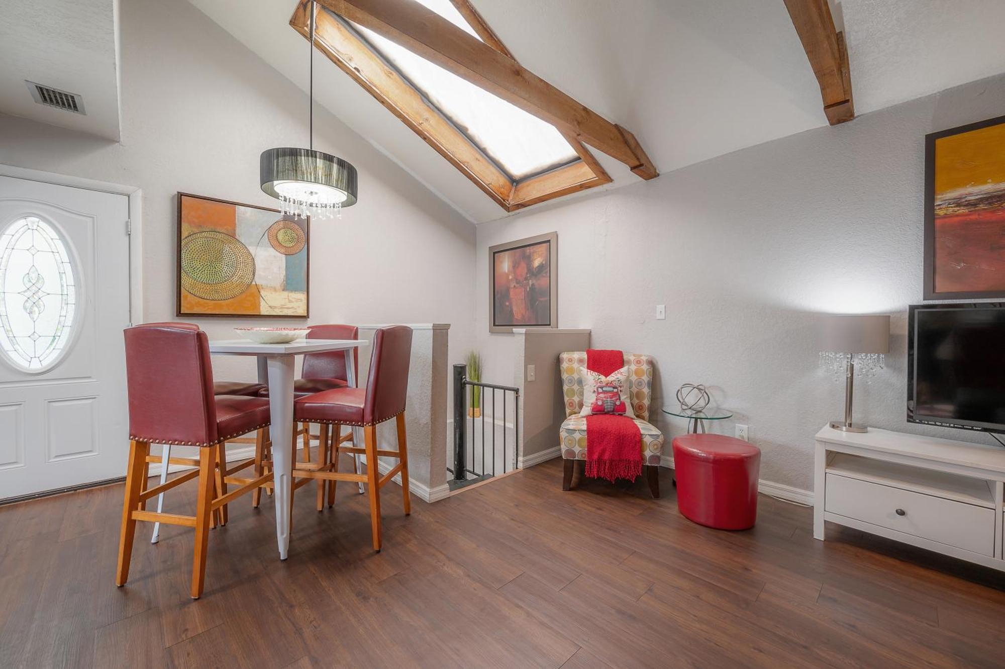 Hidden Couples Loft Retreat In Heights Foodie District Tampa Exterior photo