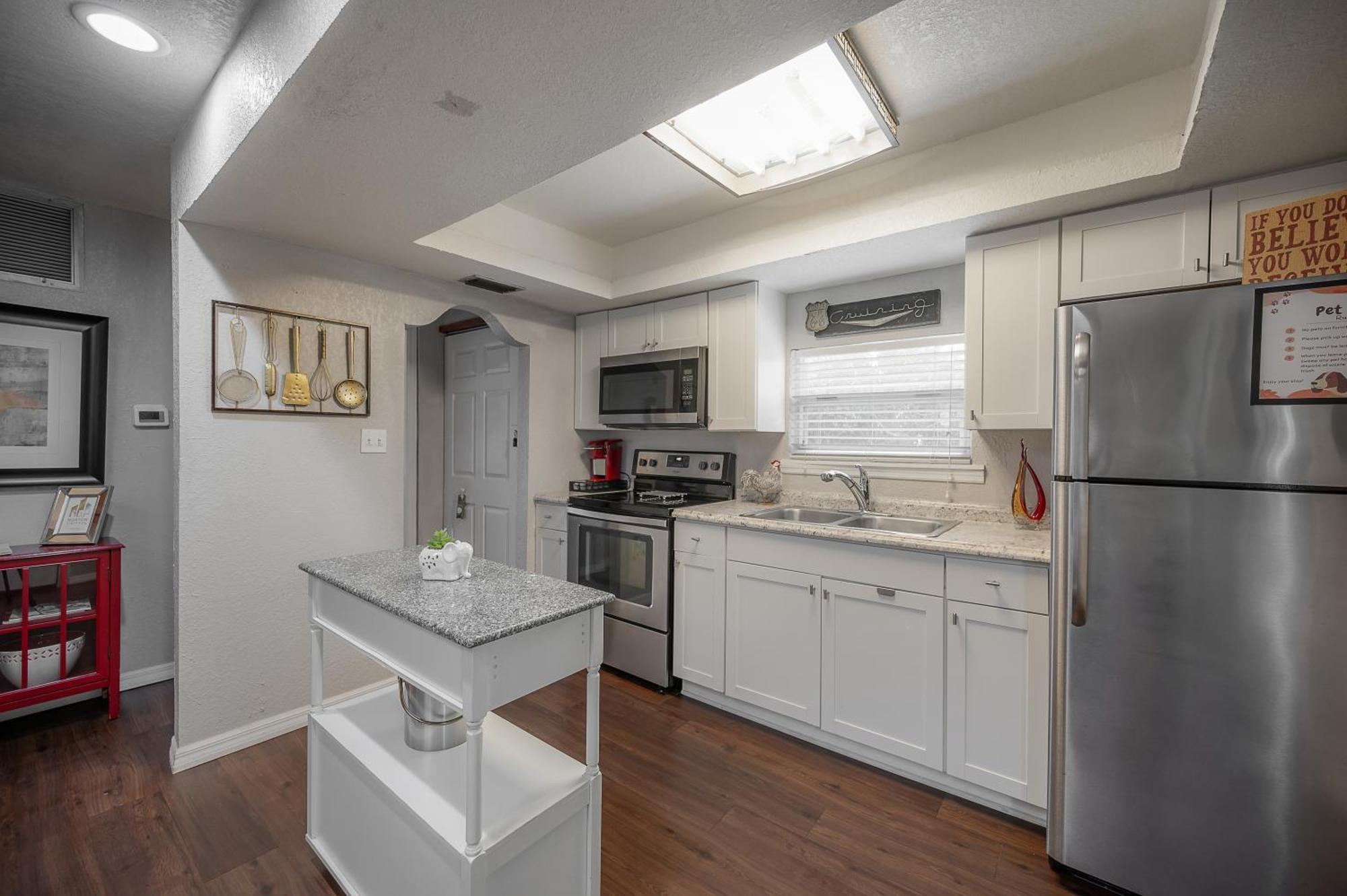 Hidden Couples Loft Retreat In Heights Foodie District Tampa Exterior photo
