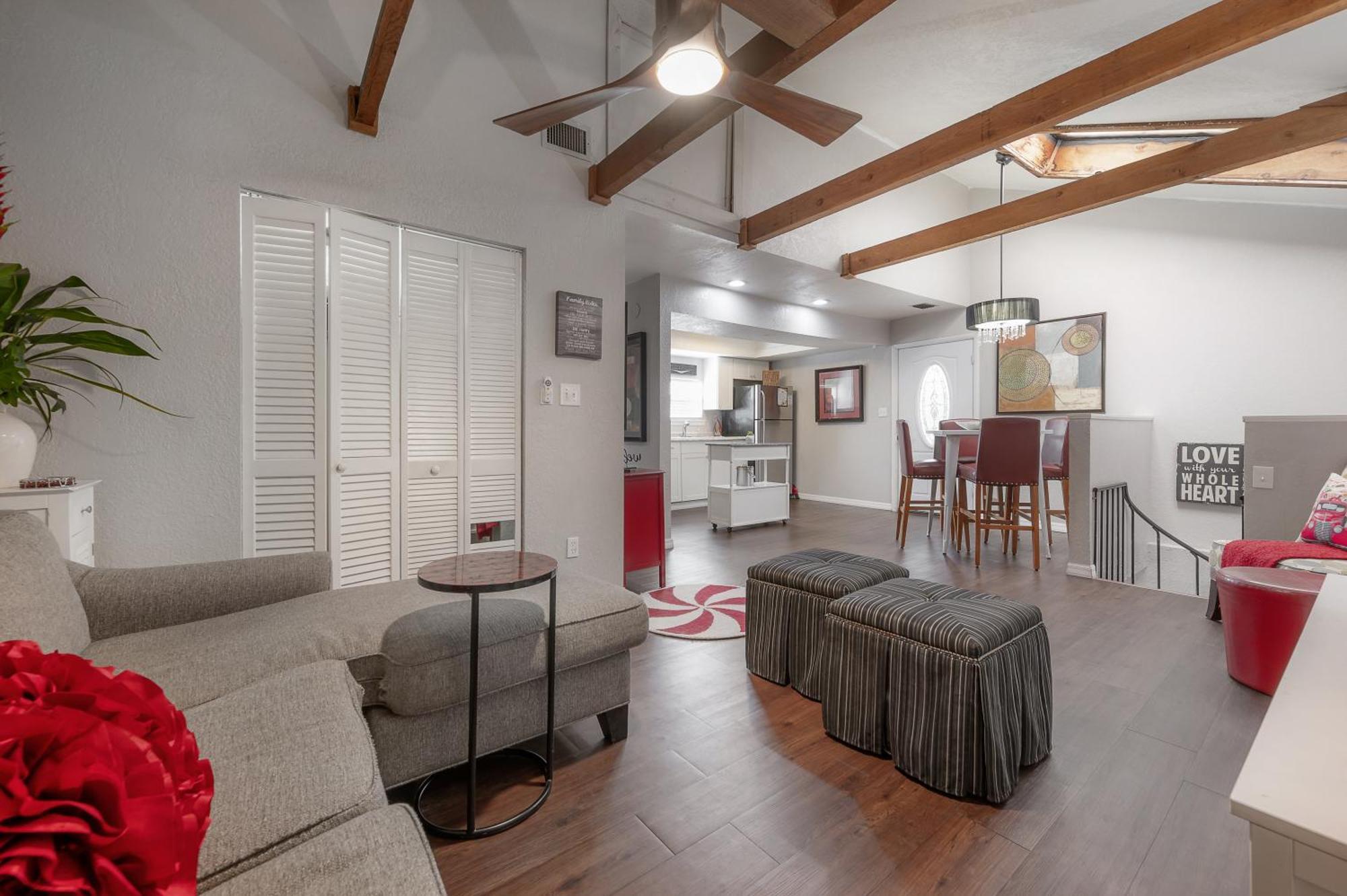 Hidden Couples Loft Retreat In Heights Foodie District Tampa Exterior photo
