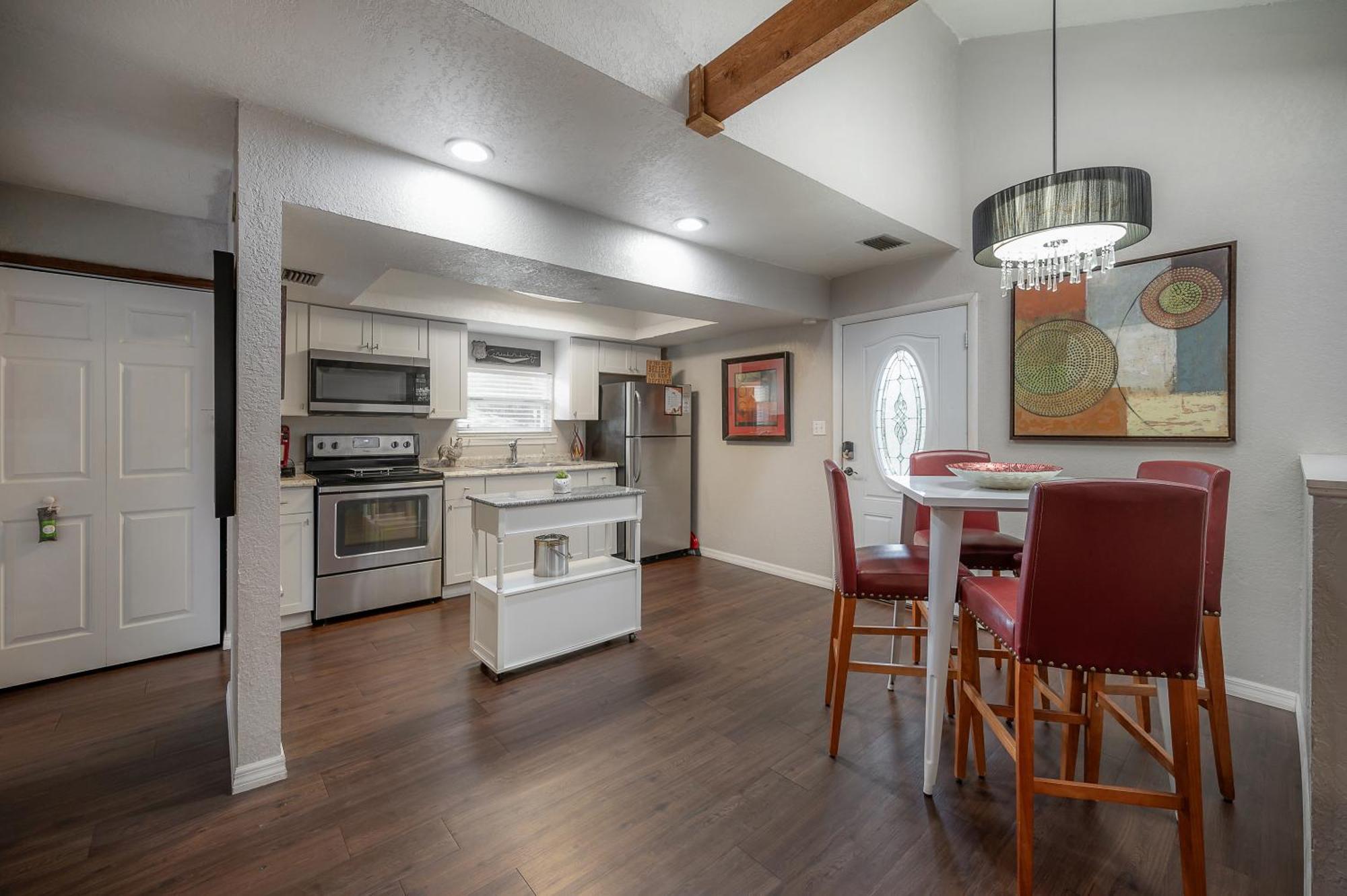 Hidden Couples Loft Retreat In Heights Foodie District Tampa Exterior photo