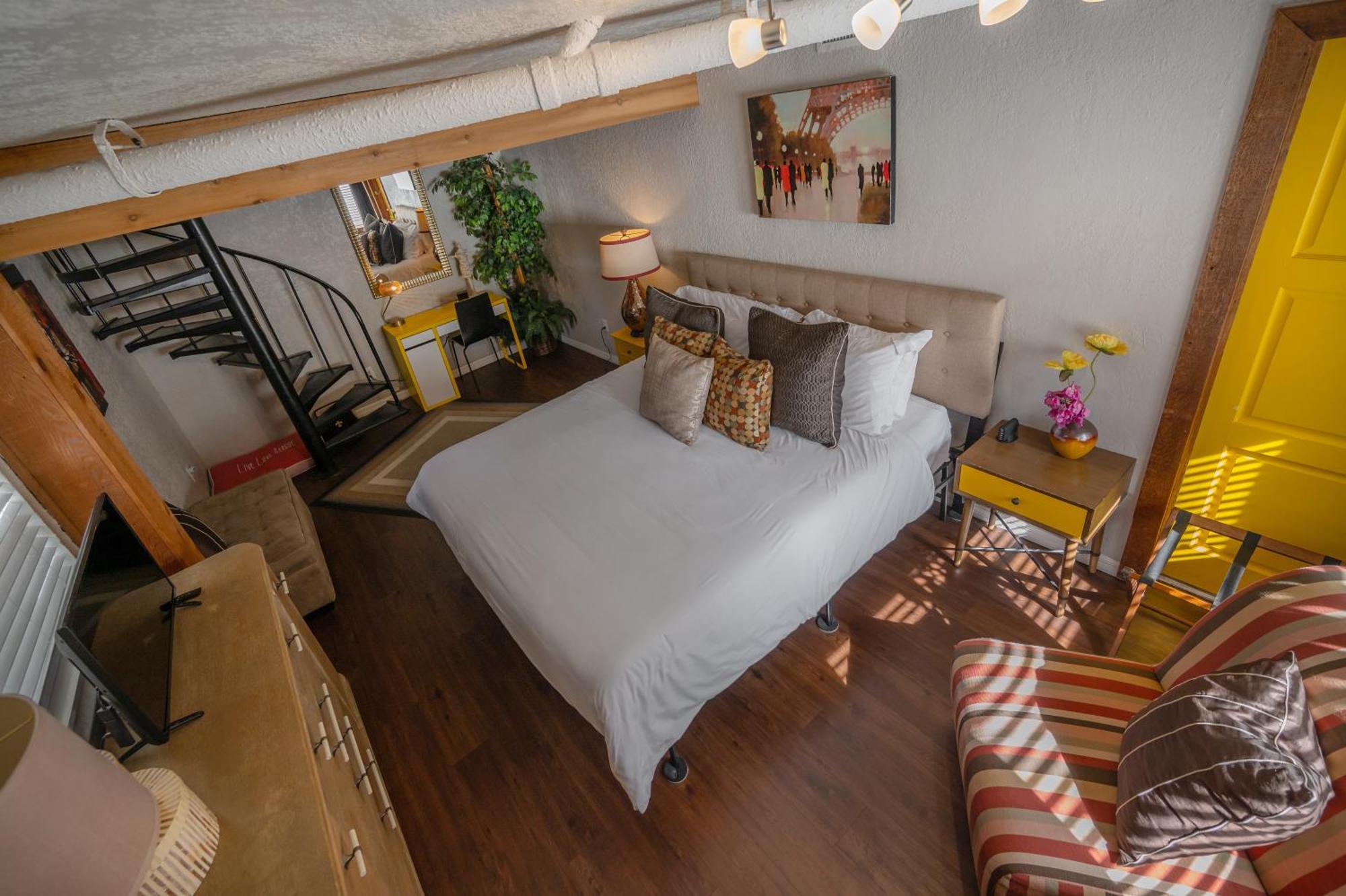 Hidden Couples Loft Retreat In Heights Foodie District Tampa Exterior photo