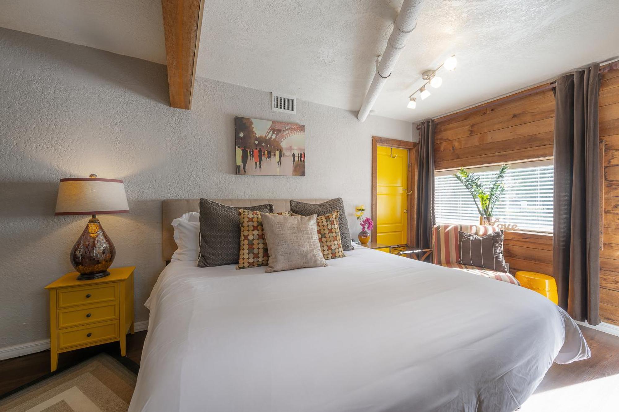 Hidden Couples Loft Retreat In Heights Foodie District Tampa Exterior photo