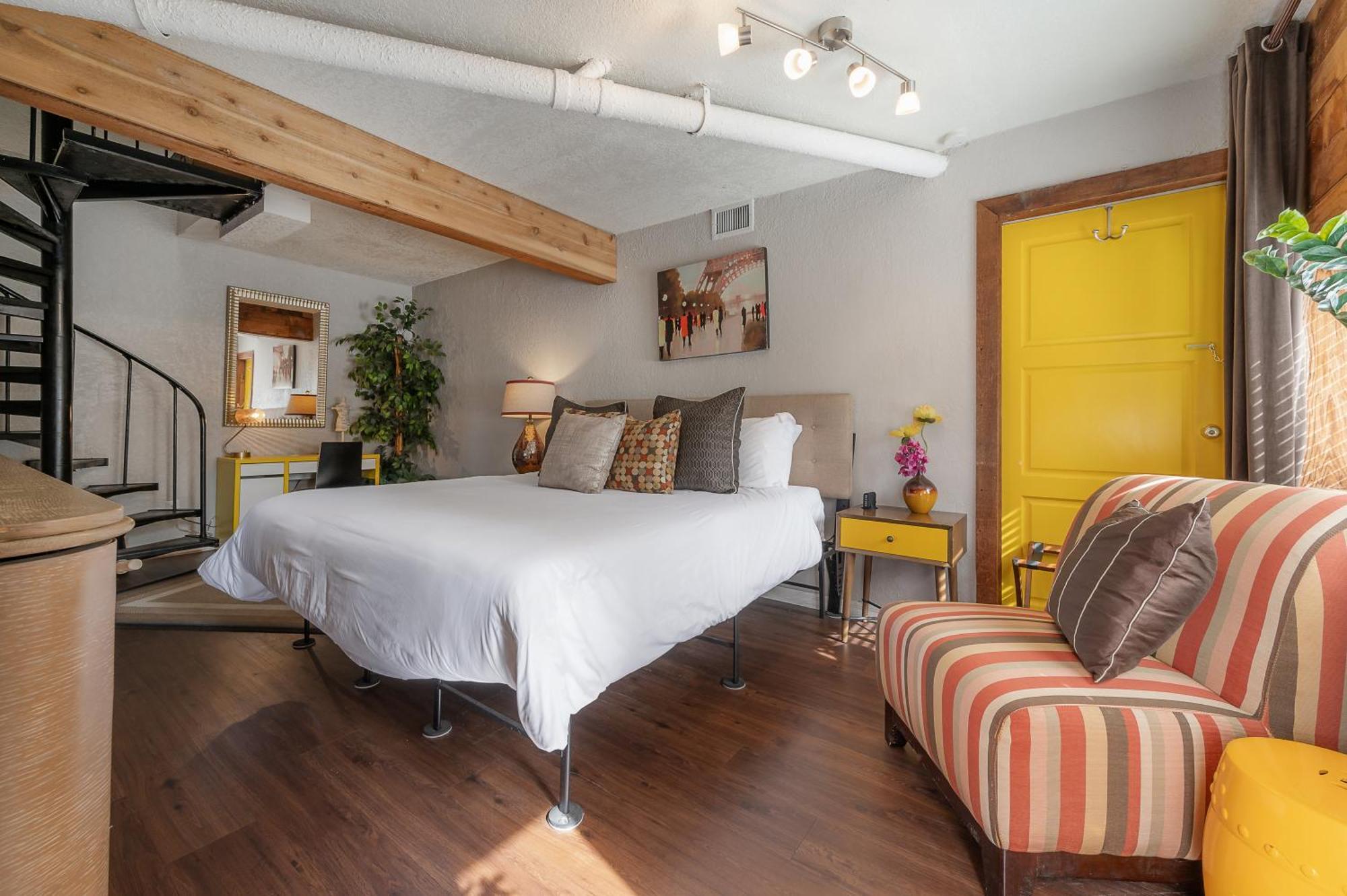 Hidden Couples Loft Retreat In Heights Foodie District Tampa Exterior photo